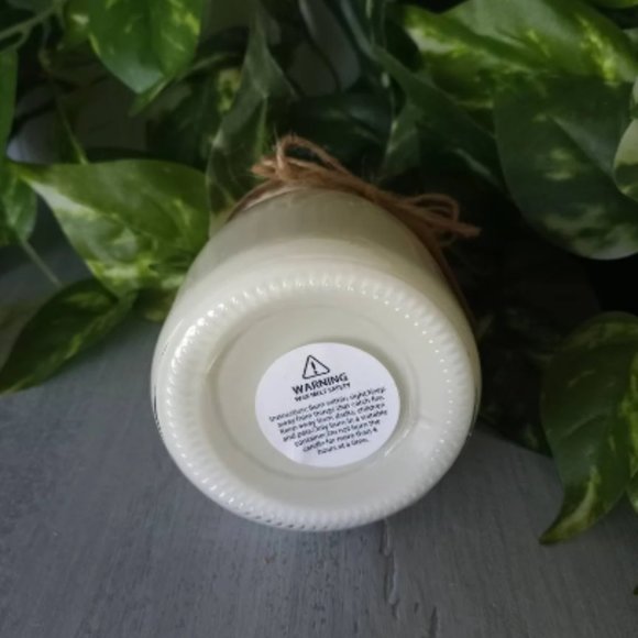 Midnight Orchid Scented Candle 6oz - Picture 5 of 5